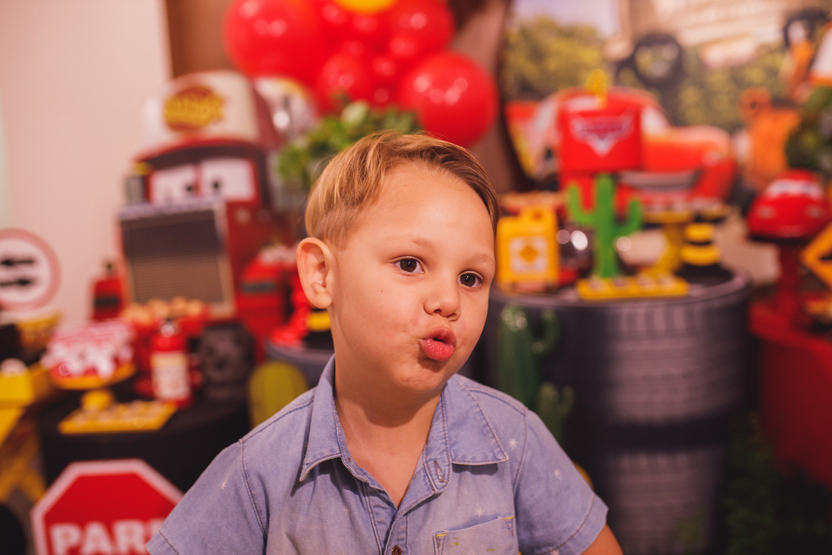 Fotografa familia Curitiba - Vila vilô McQueen aniversario menino