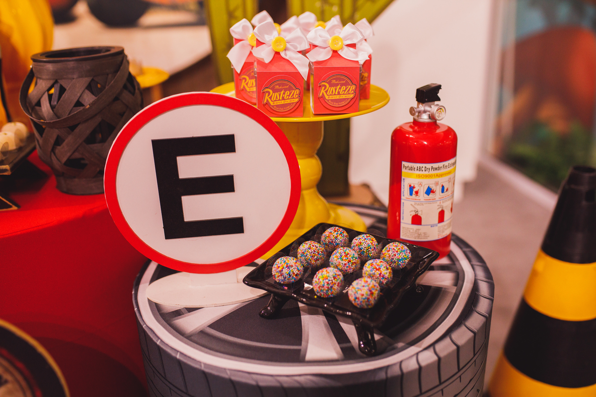 Fotografa familia Curitiba - Vila vilô McQueen aniversario menino