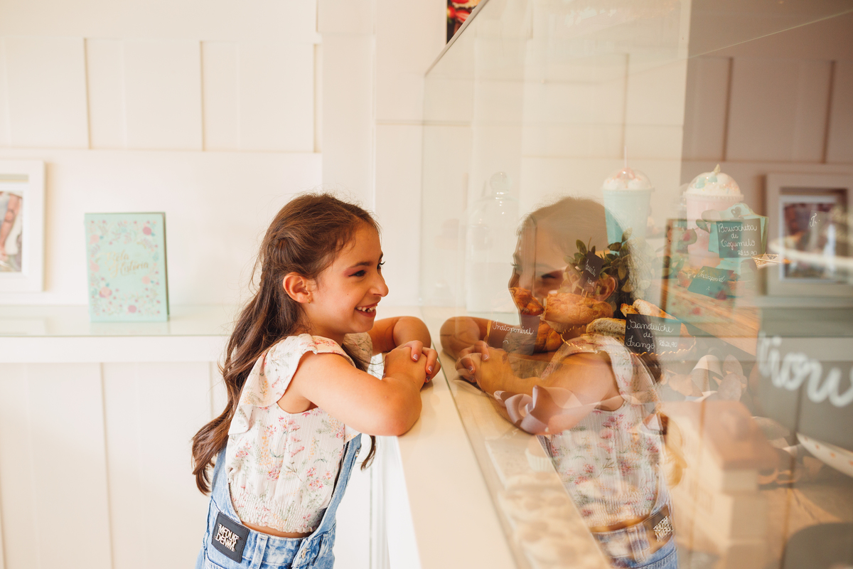 Fotografa familia Curitiba - Ensaio externo doceira menina 7 anos