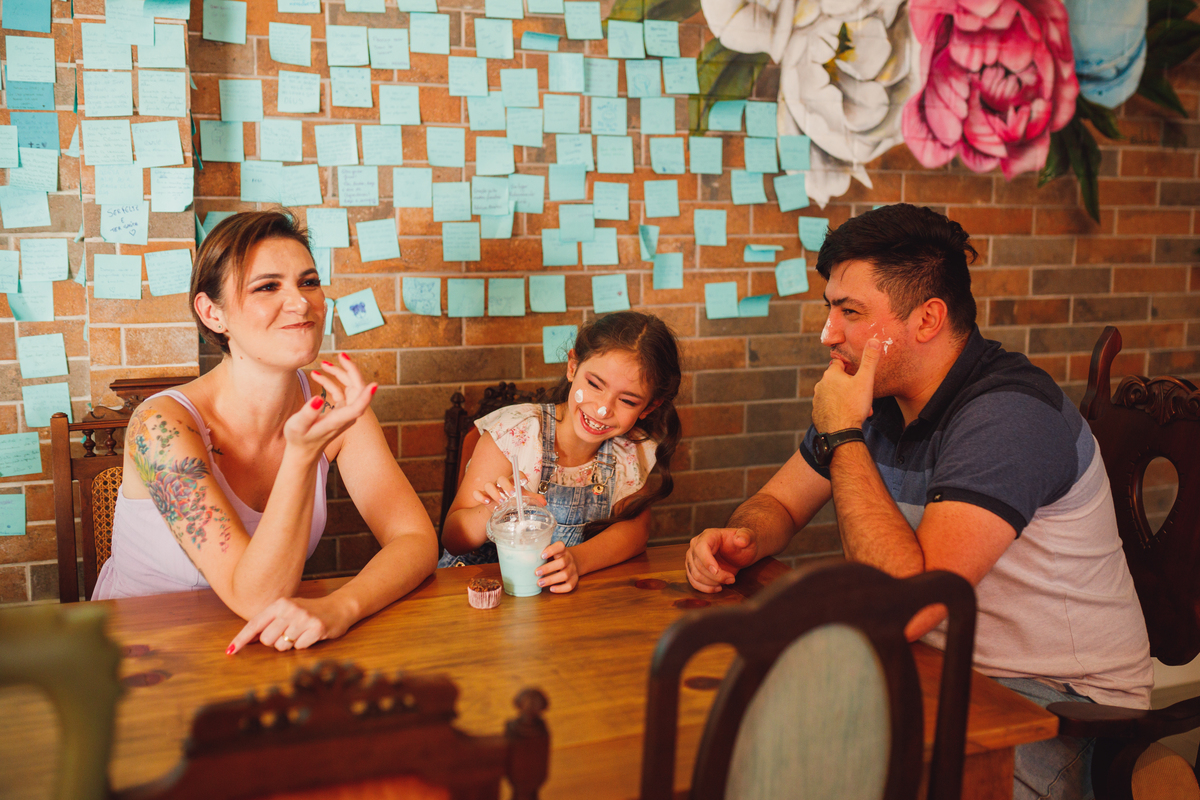 Fotografa familia Curitiba - Ensaio externo doceira menina 7 anos
