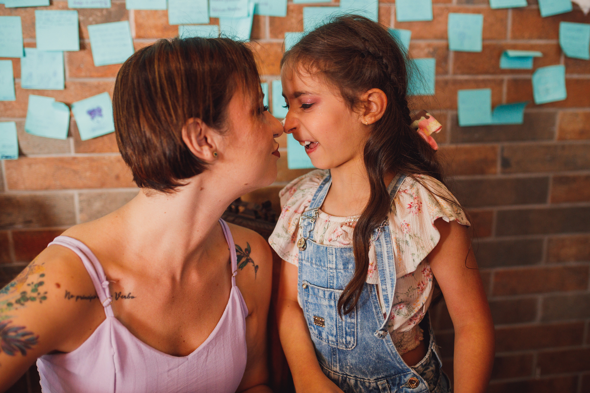 Fotografa familia Curitiba - Ensaio externo doceira menina 7 anos