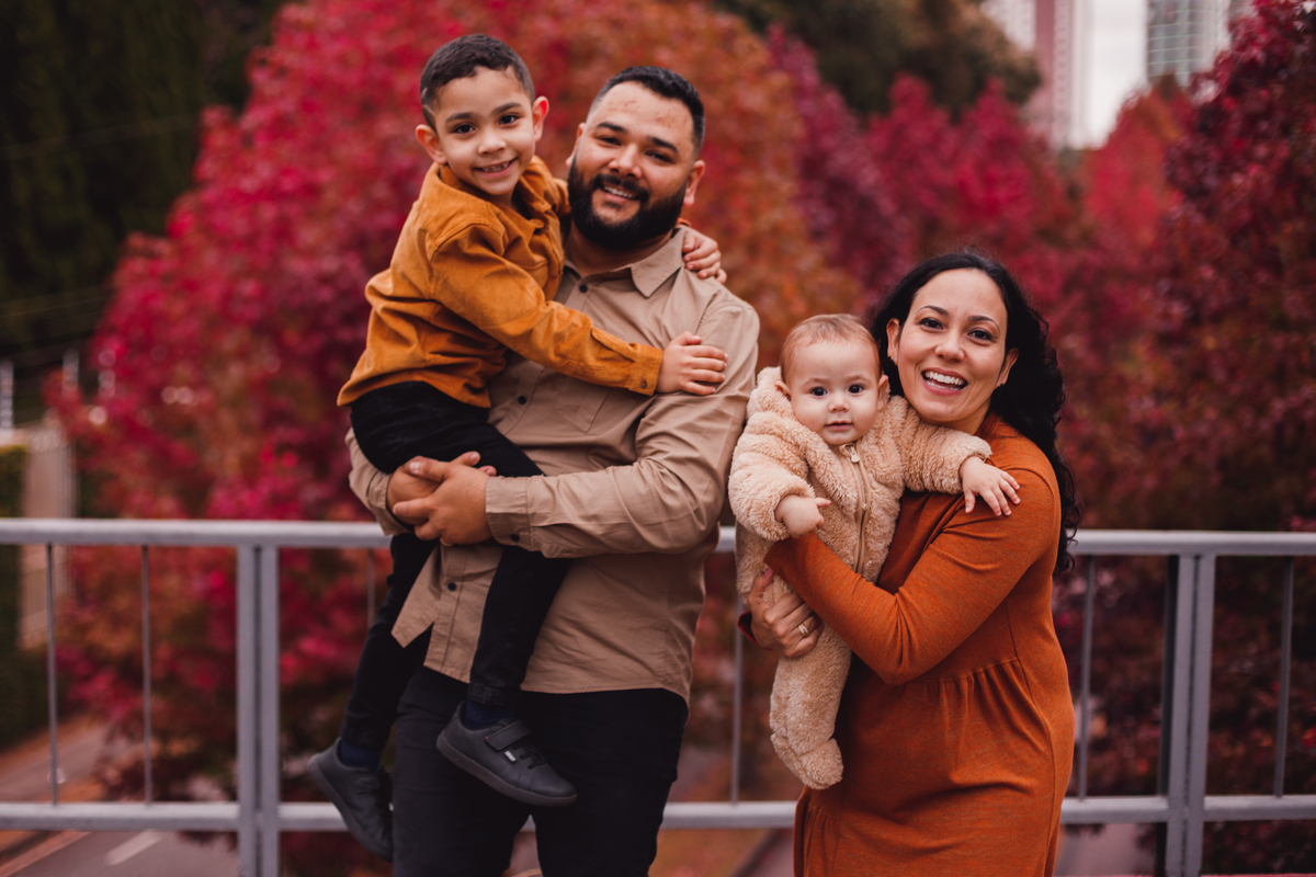 Fotografa familia Curitiba - Ensaio de outono externo canaleta
