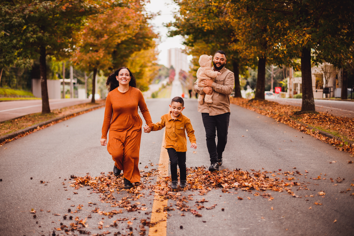 Fotografa familia Curitiba - Ensaio de outono externo canaleta