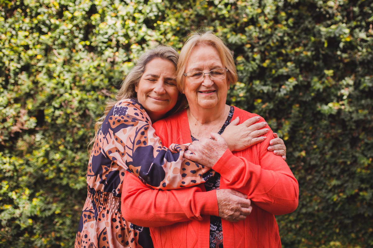 Fotografa familia Curitiba - Dia das mães em casa na cozinha