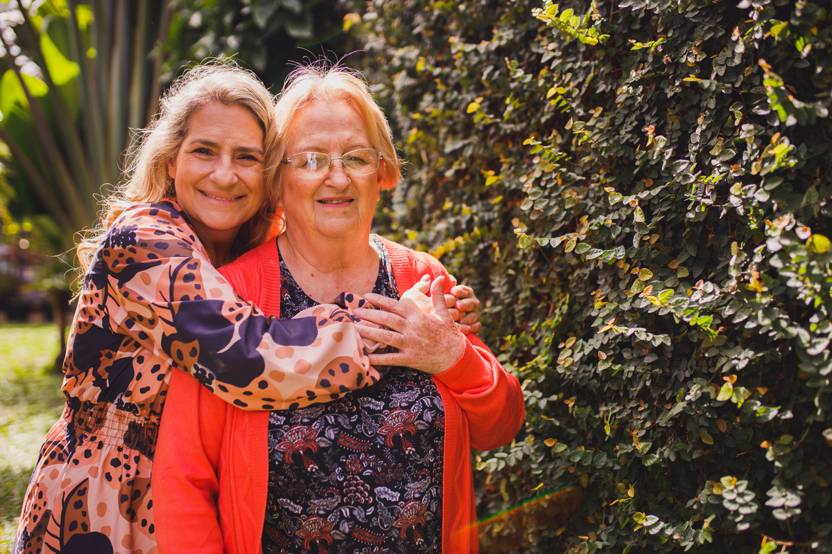 Fotografa familia Curitiba - Dia das mães em casa na cozinha