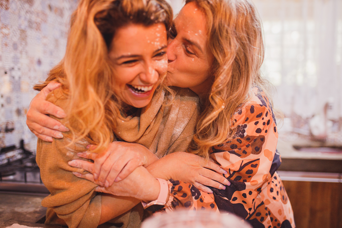 Fotografa familia Curitiba - Dia das mães em casa na cozinha