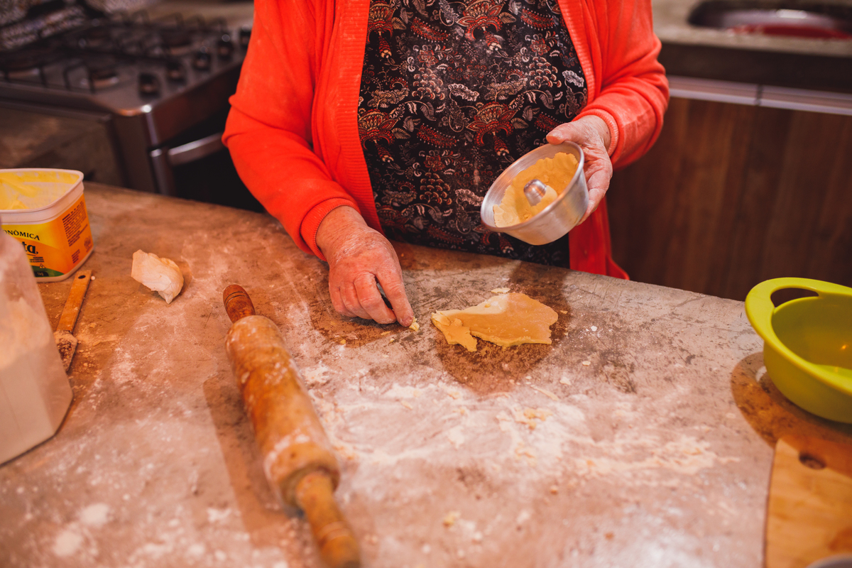 Fotografa familia Curitiba - Dia das mães em casa na cozinha