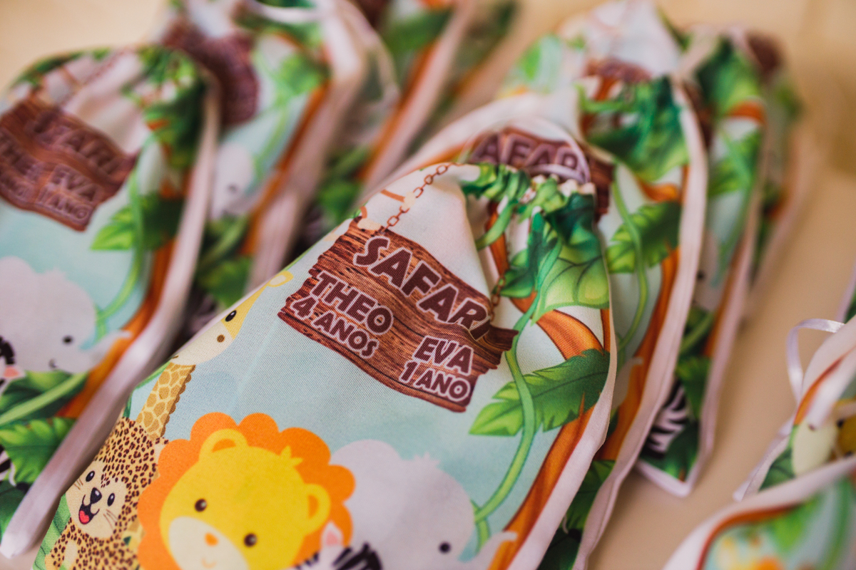 Fotografa familia Curitiba - Aniversário 4 anos e 1 ano safari