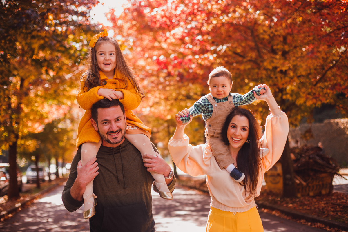 Fotografa familia Curitiba - ensaio externo caneleta campo comprido