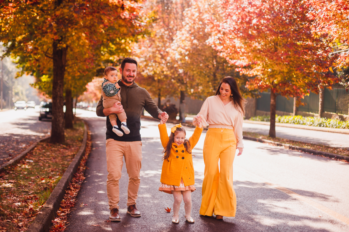 Fotografa familia Curitiba - ensaio externo caneleta campo comprido