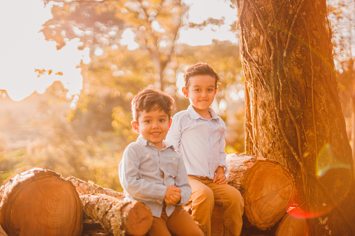 Fotografa familia Curitiba - ensaio externo Lavandário familia