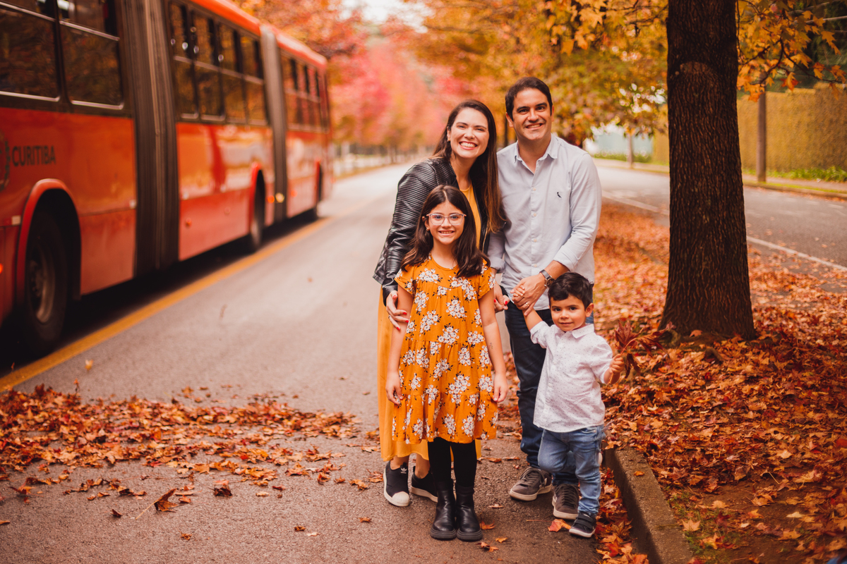 Fotografa familia Curitiba - ensaio externo de outono
