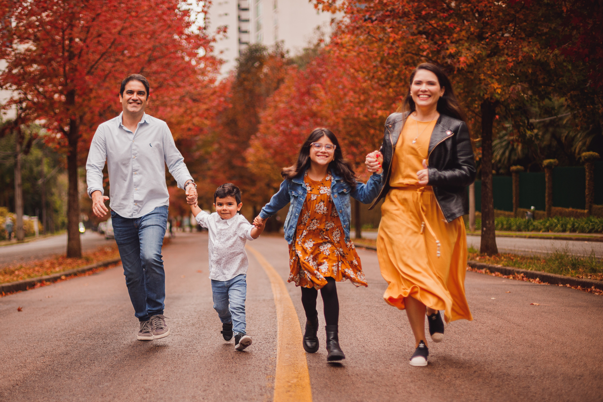 Fotografa familia Curitiba - ensaio externo de outono