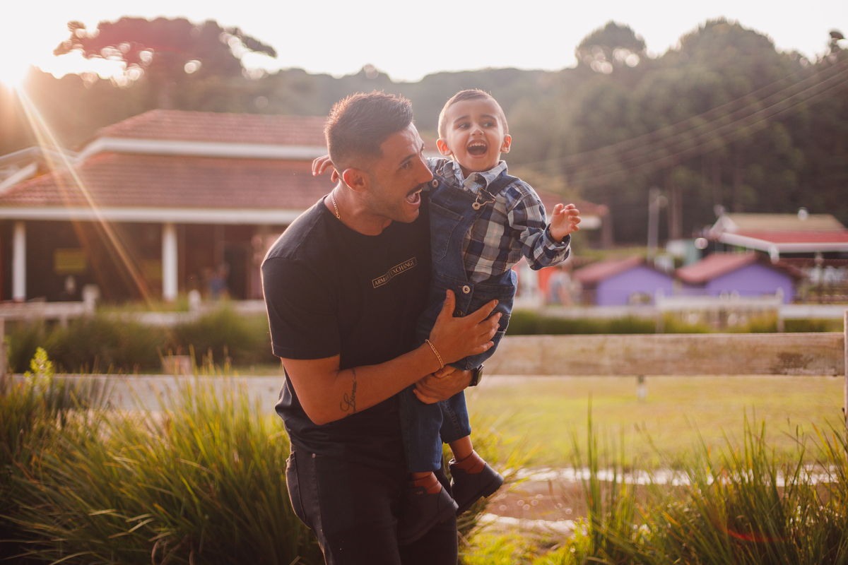 Fotografa familia curitiba - ensaio externo fazendinha vila dos animais