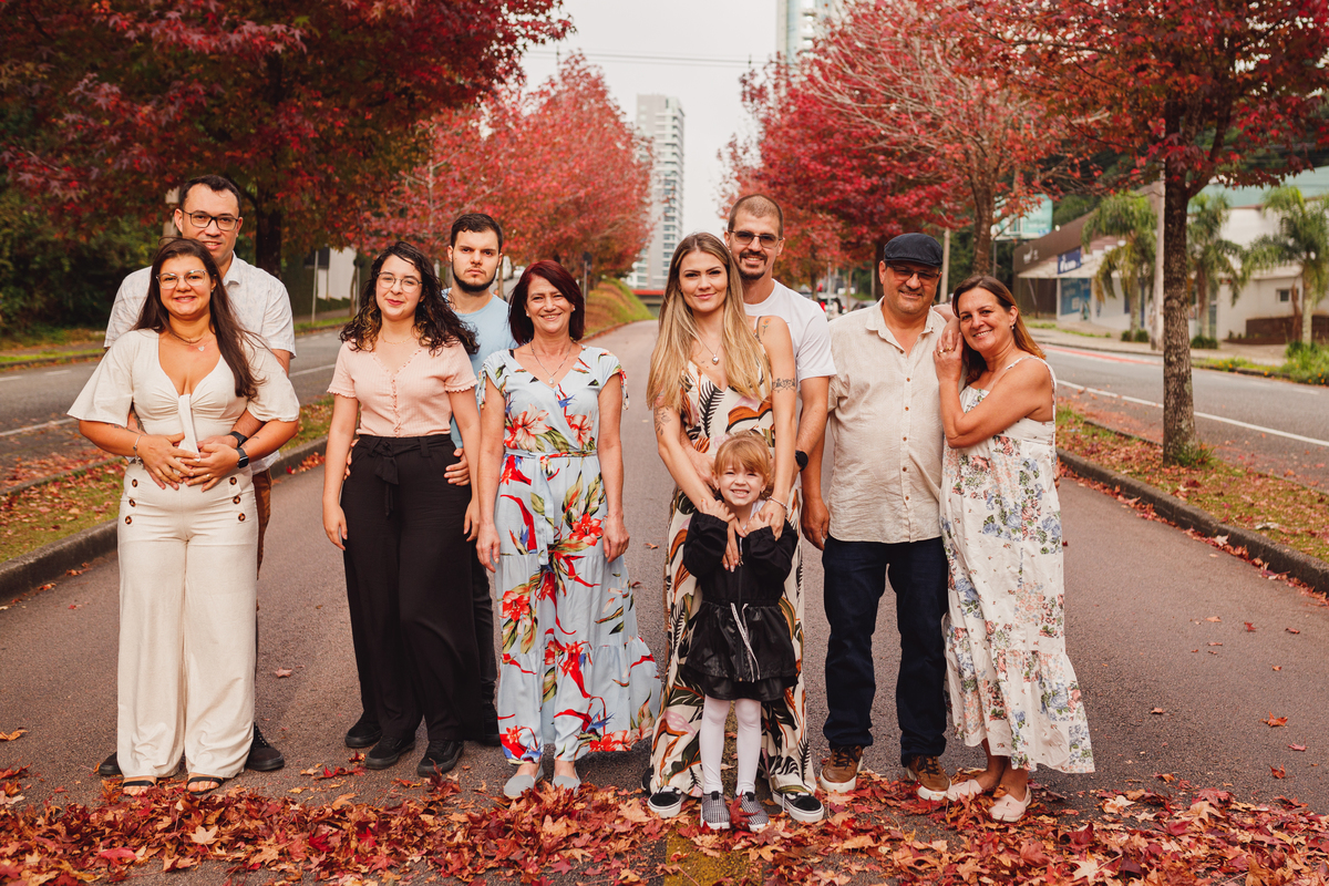 Fotografa familia Curitiba - Ensaio externo de outono na canaleta