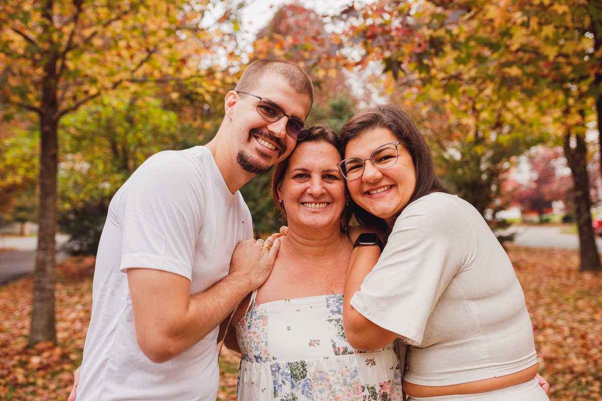 Fotografa familia Curitiba - Ensaio externo de outono na canaleta