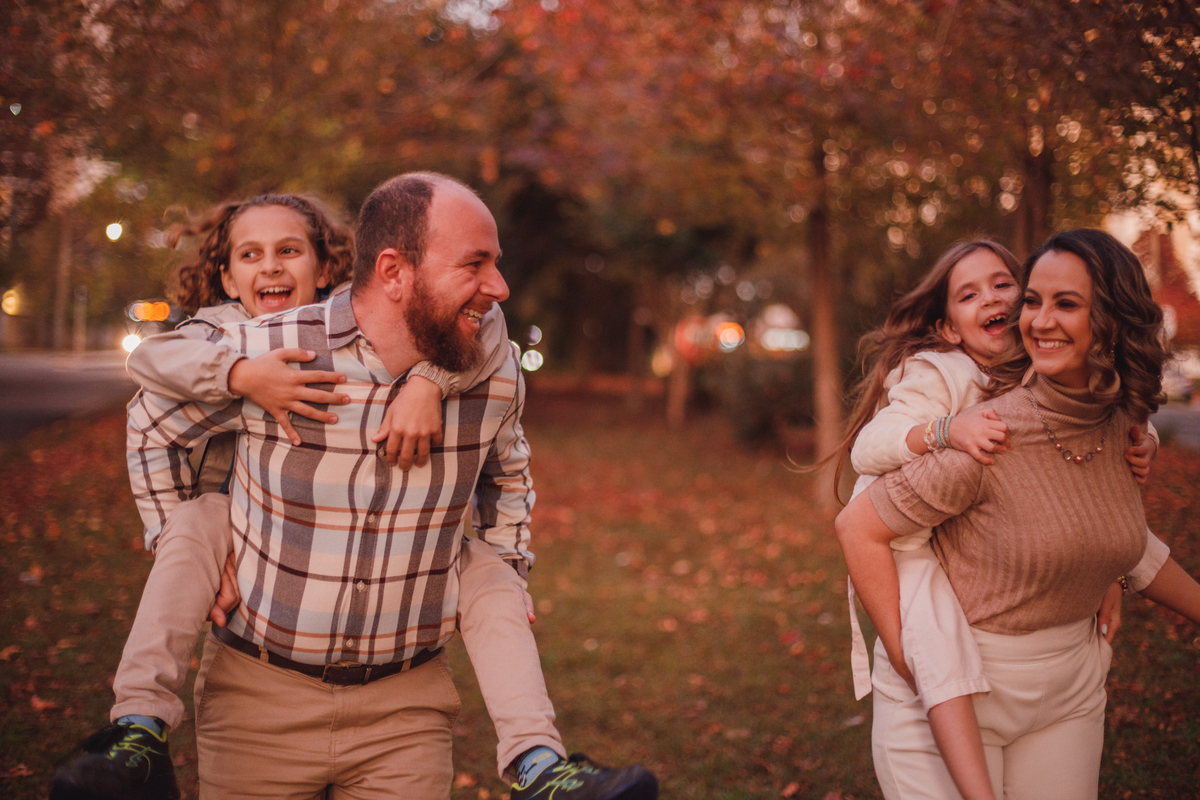fotografa familia Curitiba - ensaio externo de outono de familia