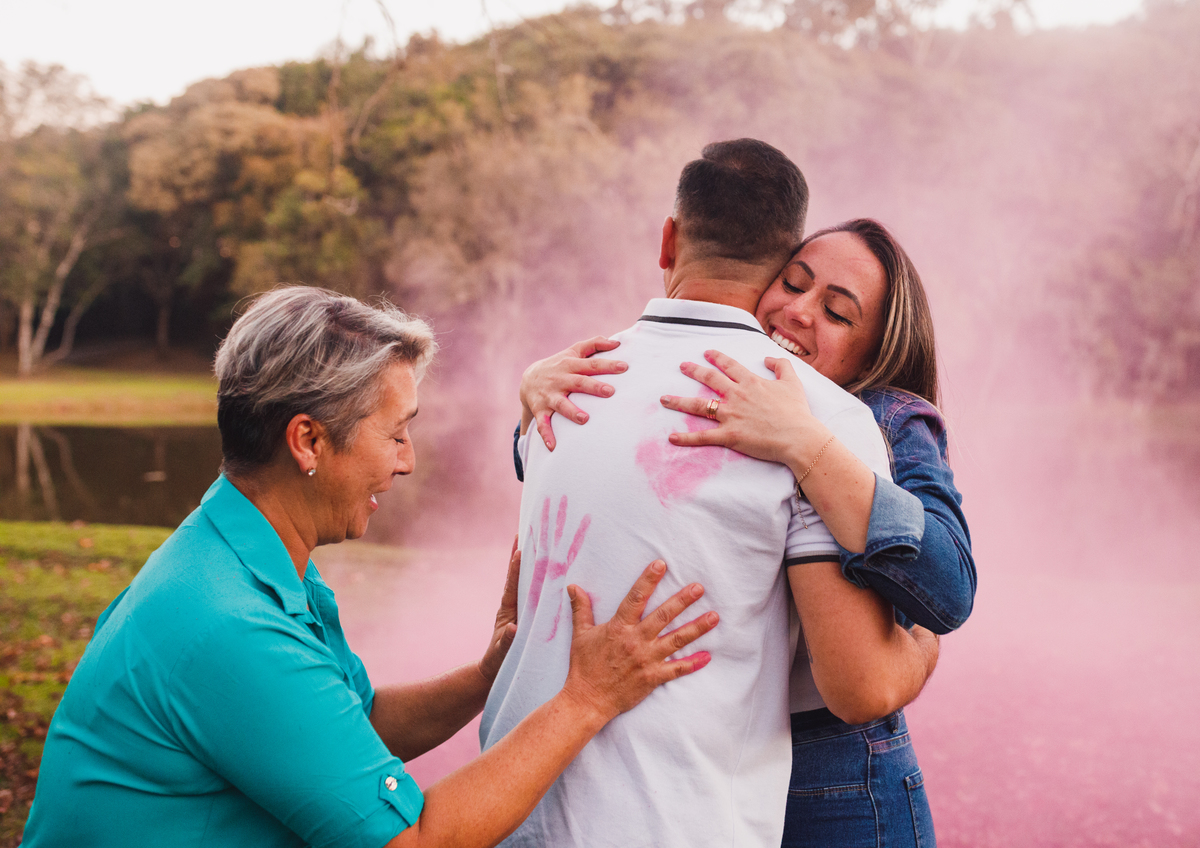 Fotografa familia curitiba - ensaio externo revelação menina