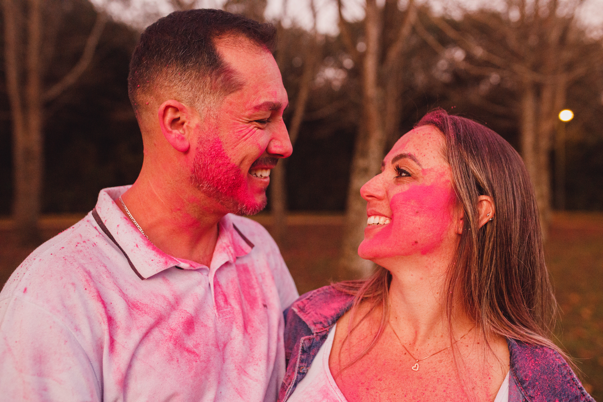 Fotografa familia curitiba - ensaio externo revelação menina