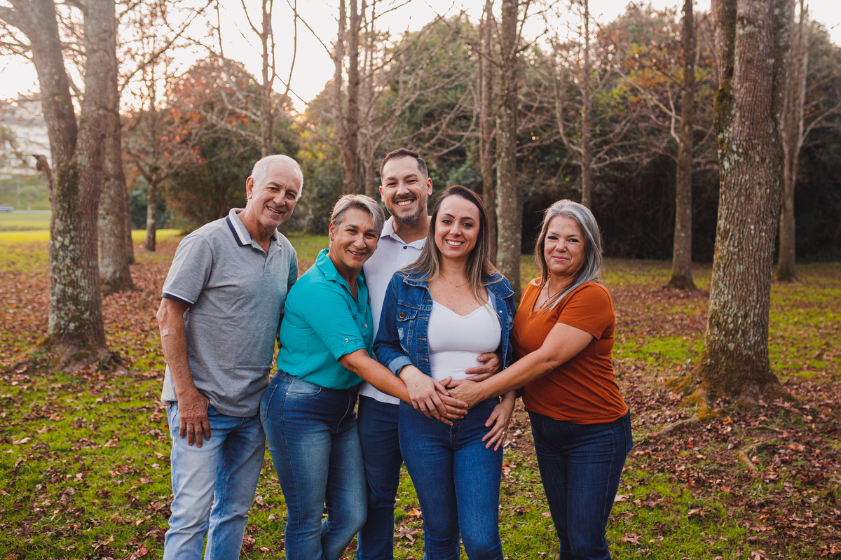 Fotografa familia curitiba - ensaio externo revelação menina