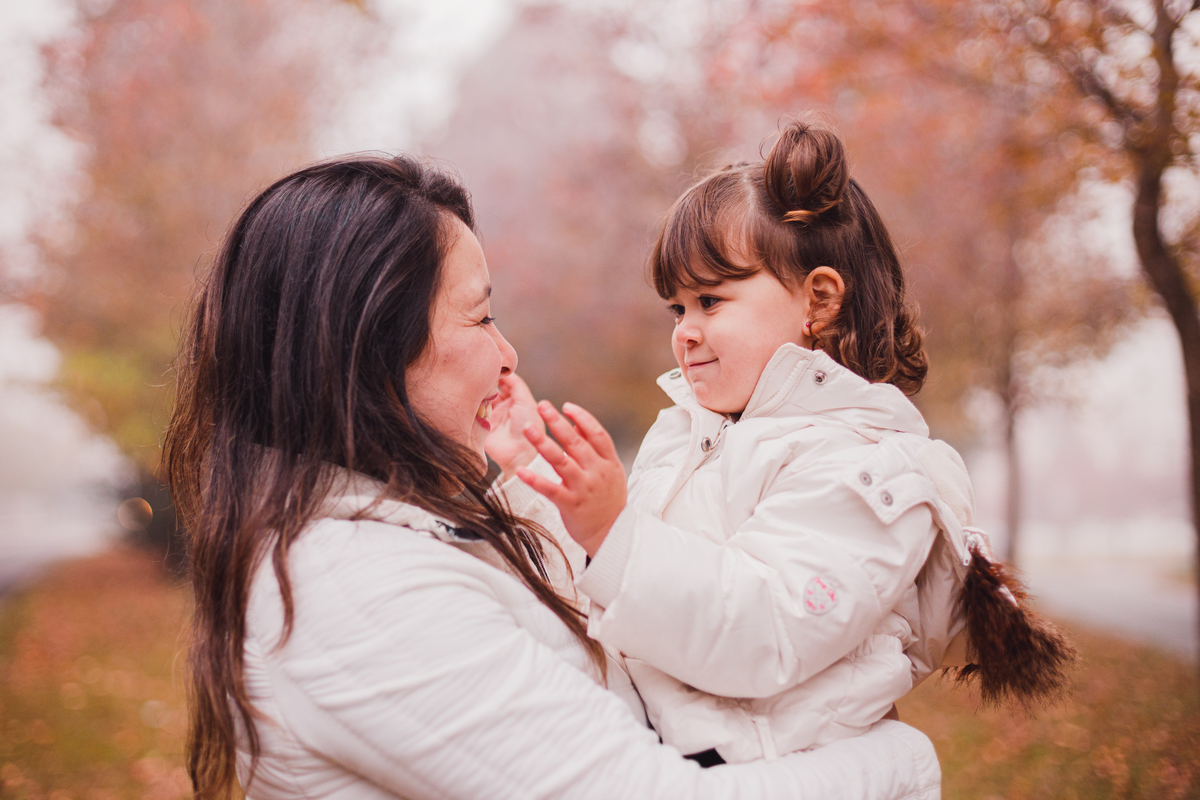 Fotografa familia Curitiba - Ensaio externo de outono em familia