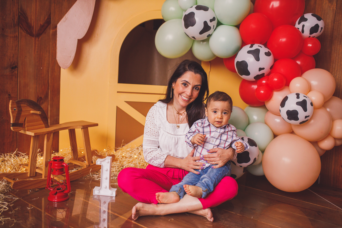 Fotografa familia Curitiba - smash the cake menino fazendinha