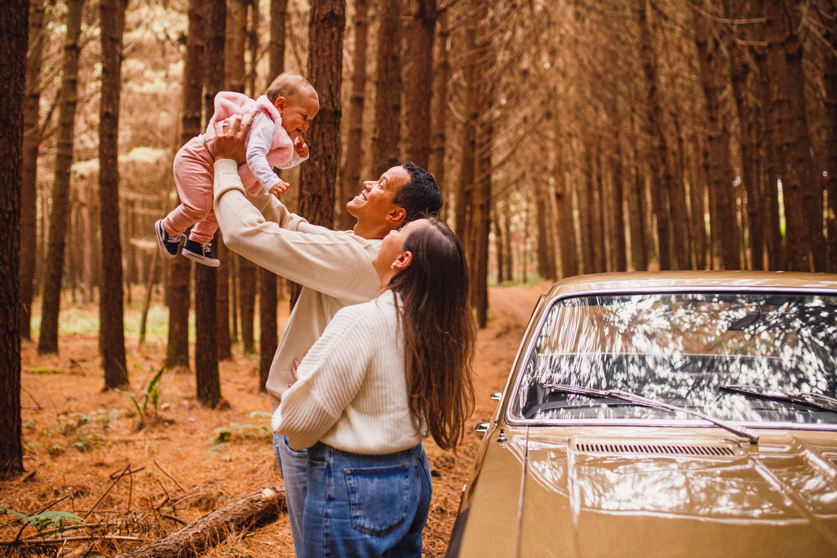 Fotografa familia curitiba - ensaio externo carro antigo