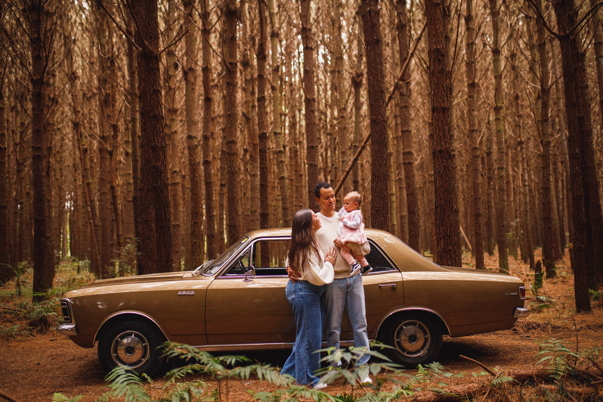 Fotografa familia curitiba - ensaio externo carro antigo