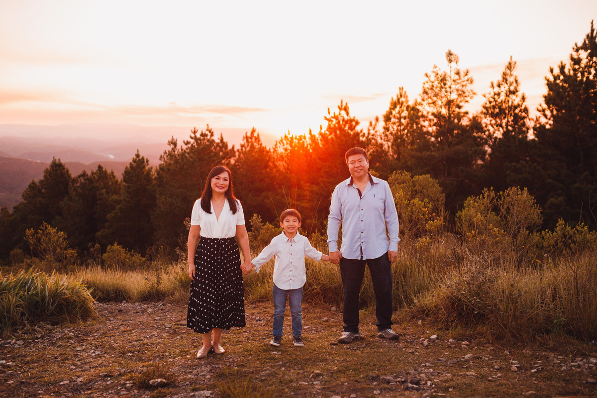 Fotografa familia Curitiba - ensaio externo morro tres barras