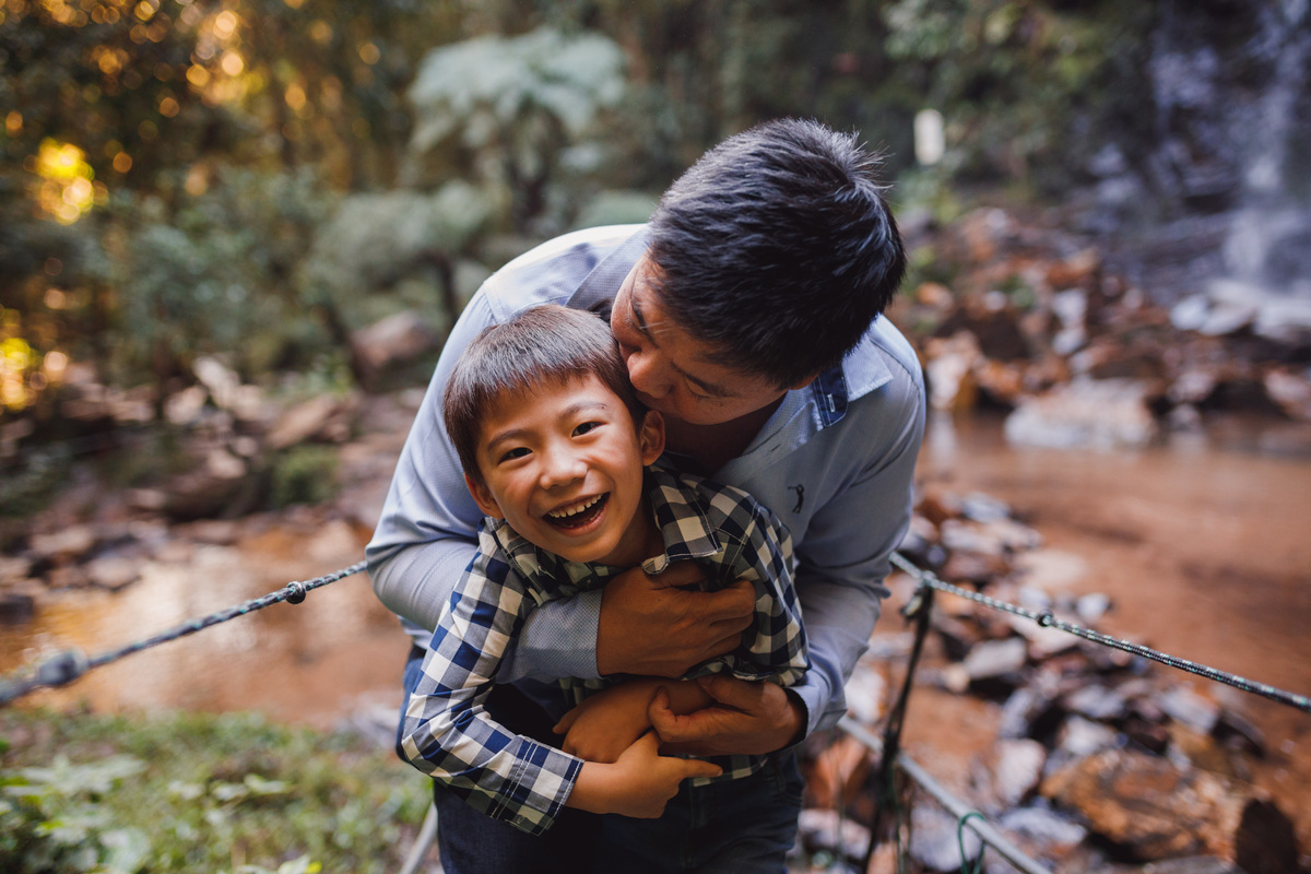 Fotografa familia Curitiba - ensaio externo morro tres barras