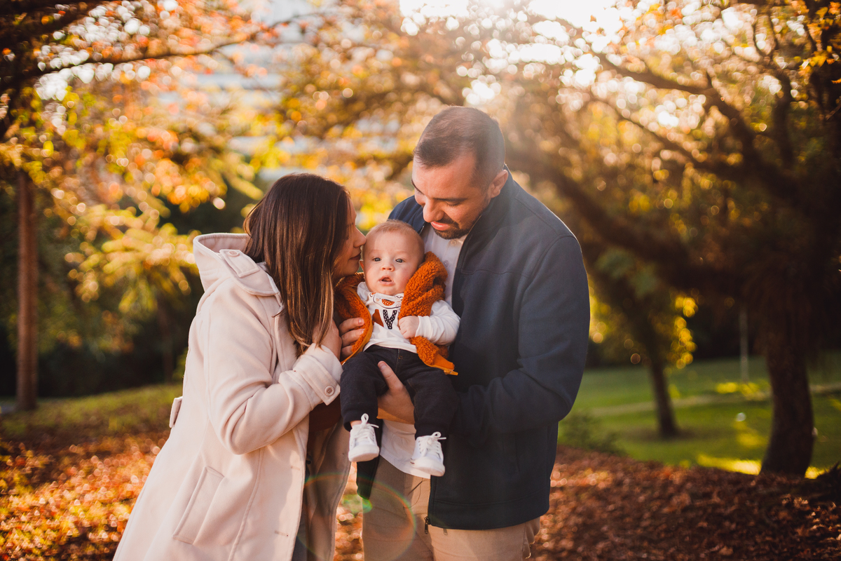 Fotografa familia Curitiba - ensaio externo de outono bebes