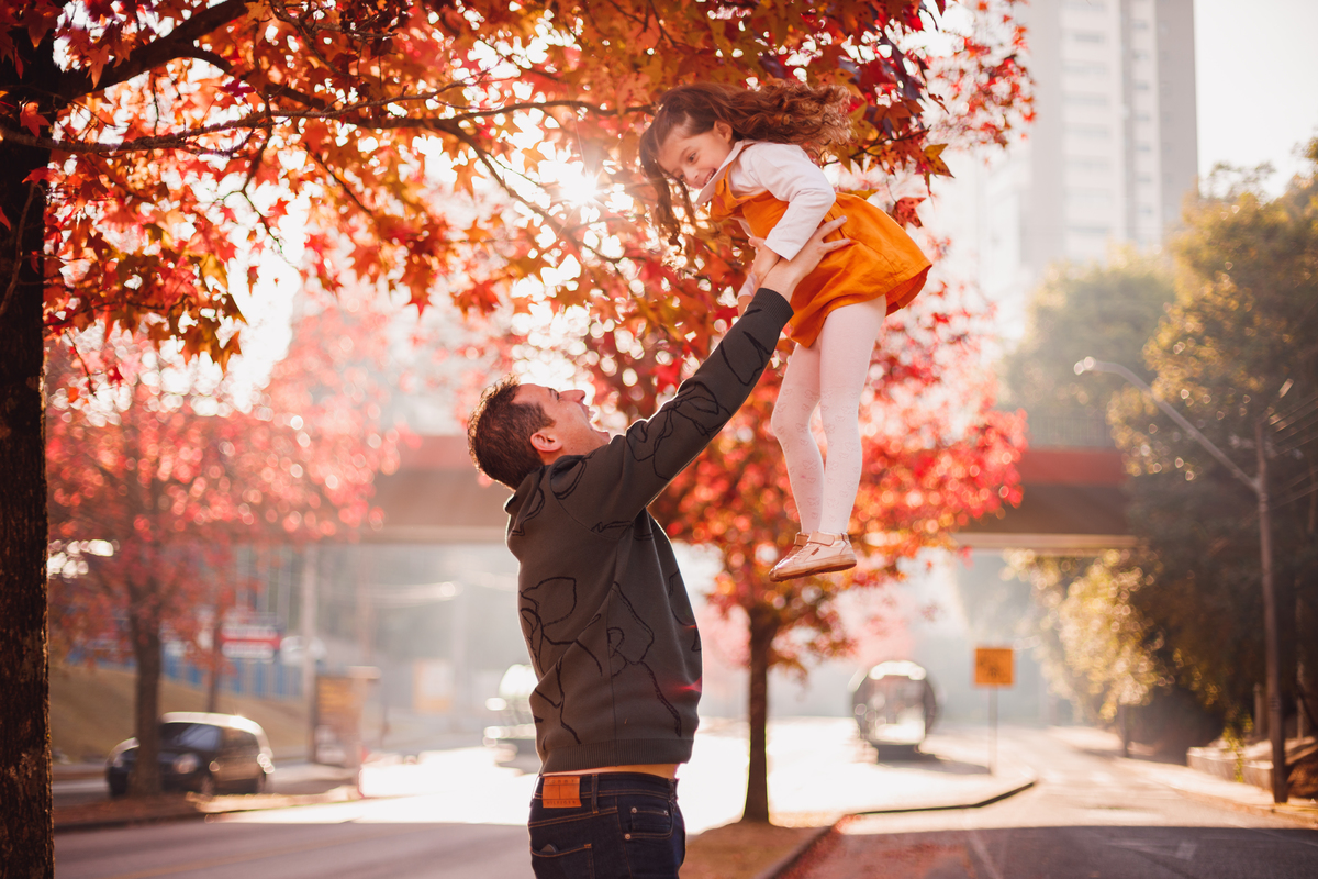 Fotografa familia Curitiba - ensaio externo de outono em familia