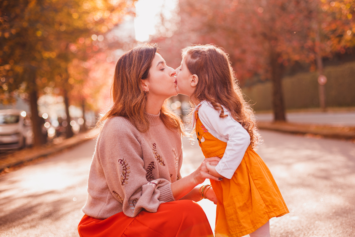 Fotografa familia Curitiba - ensaio externo de outono em familia