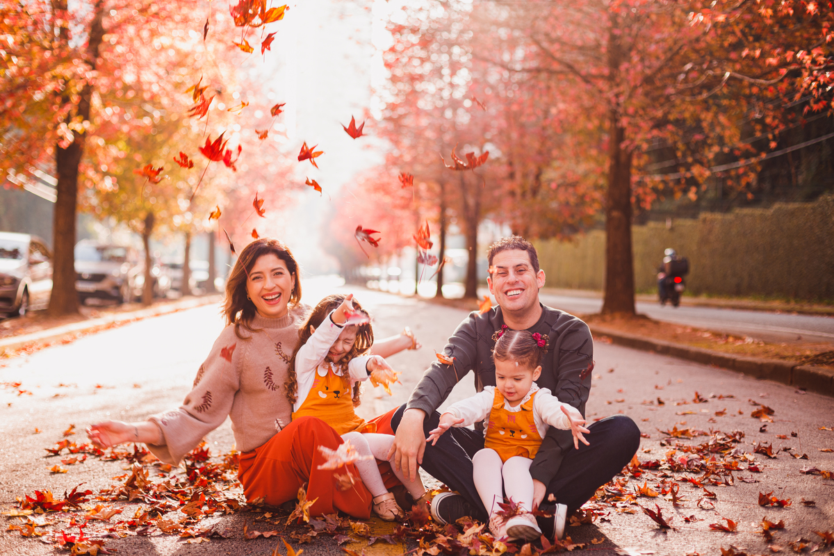 Fotografa familia Curitiba - ensaio externo de outono em familia