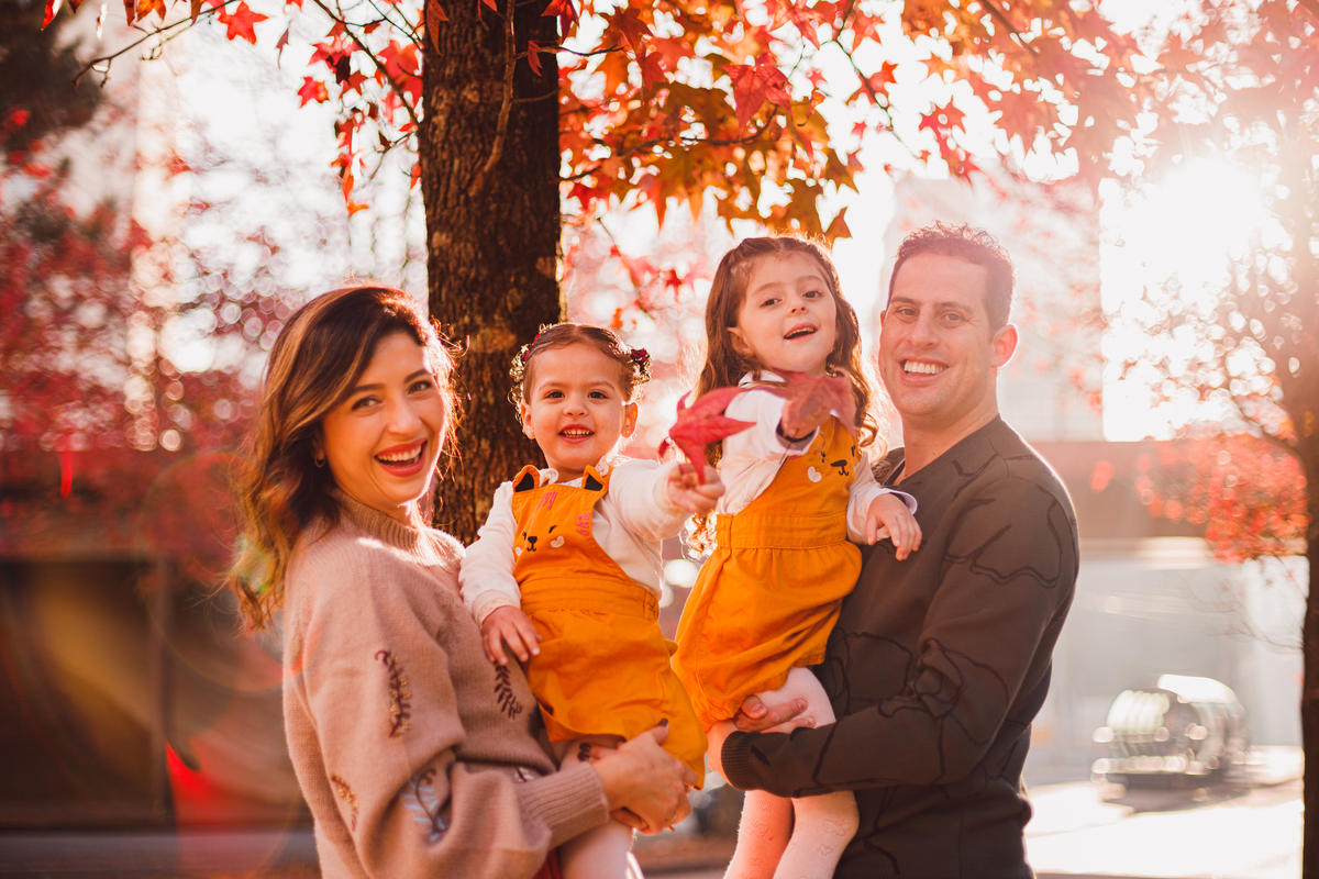 Fotografa familia Curitiba - ensaio externo de outono em familia