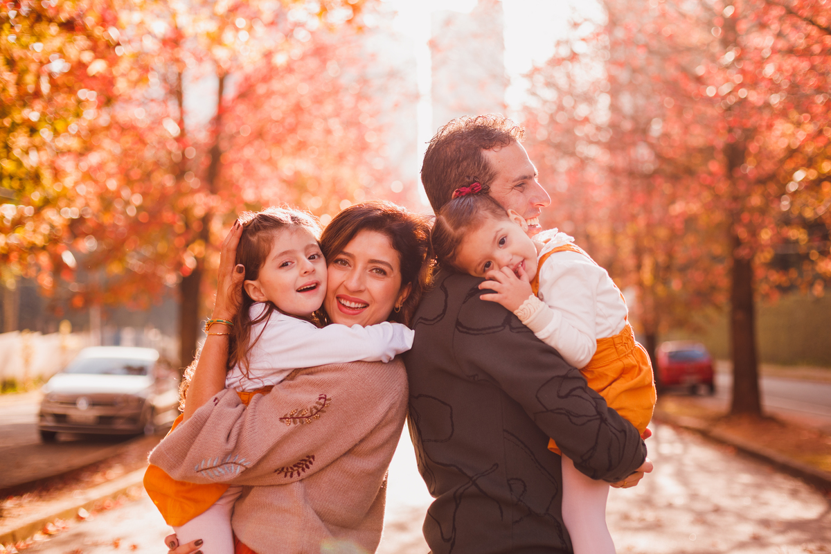 Fotografa familia Curitiba - ensaio externo de outono em familia