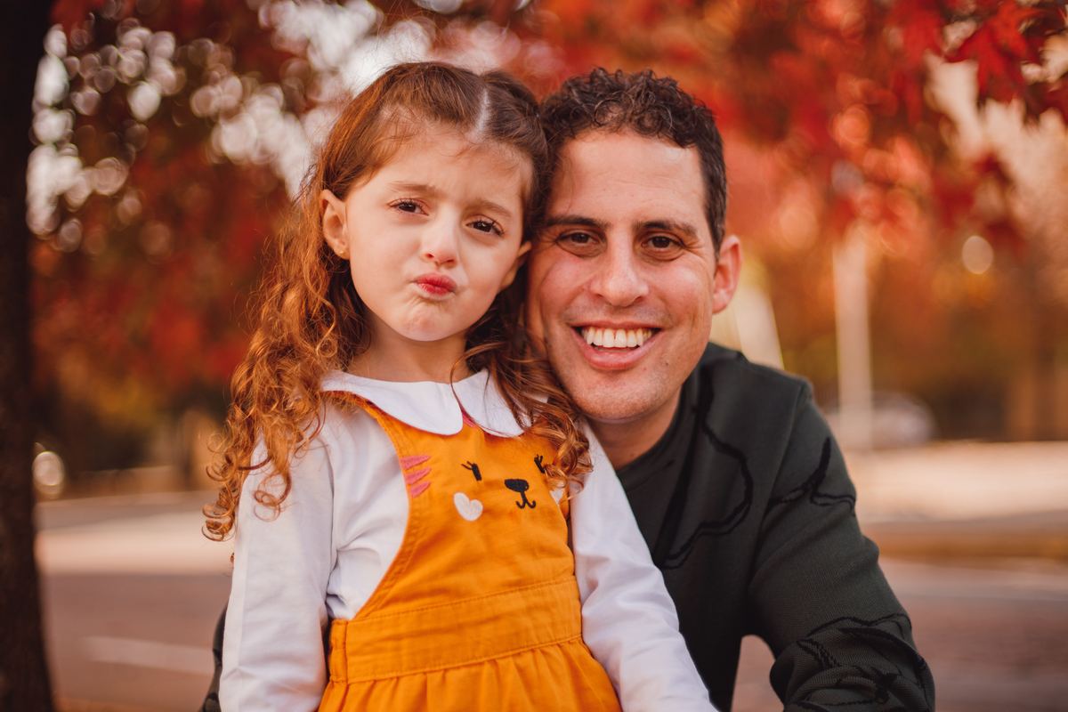 Fotografa familia Curitiba - ensaio externo de outono em familia