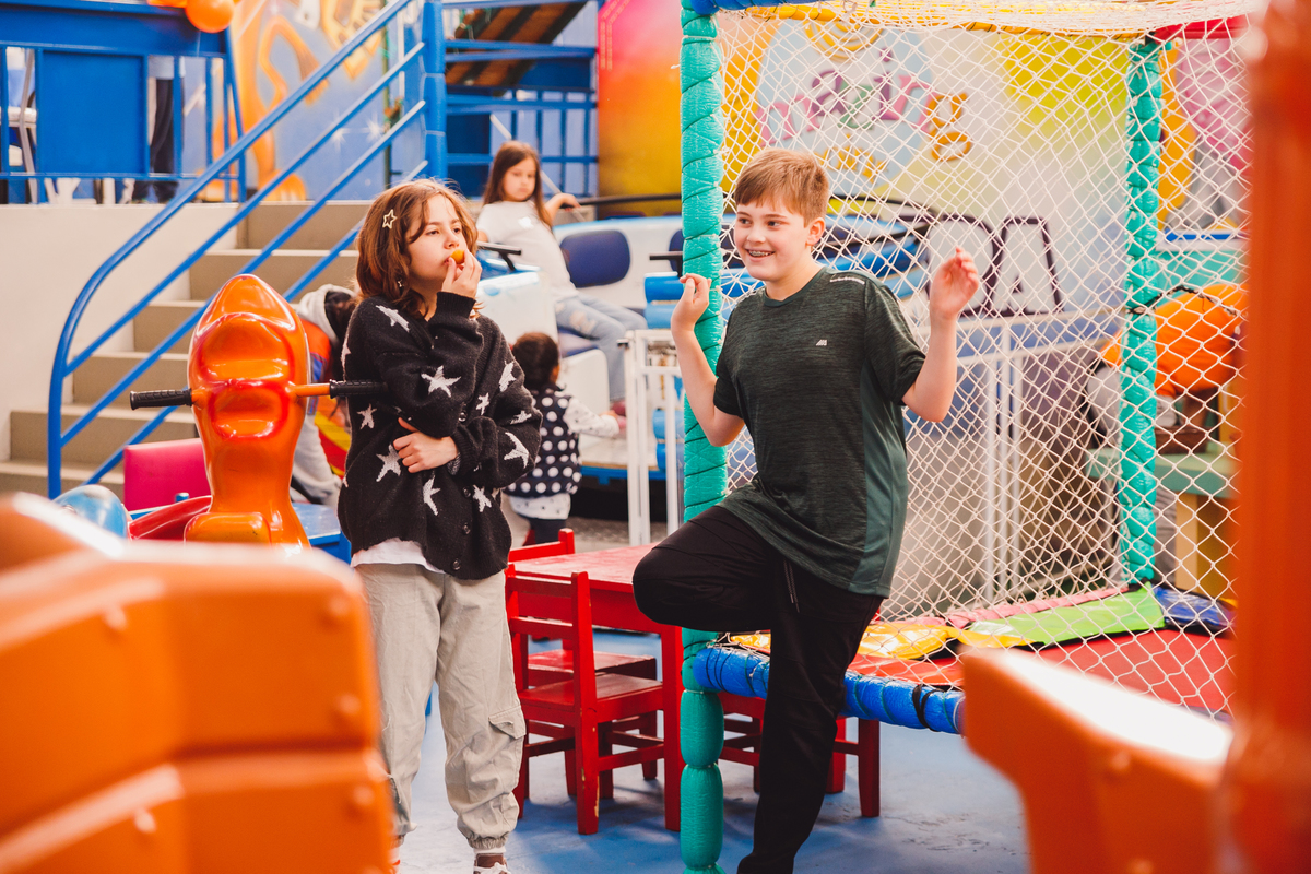 Fotografa familia curitiba - aniversario amazing point amongus