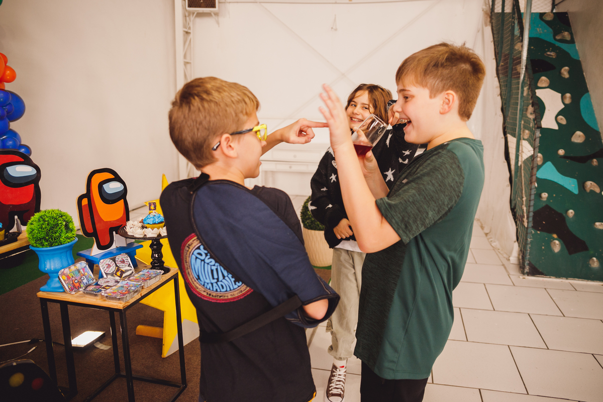 Fotografa familia curitiba - aniversario amazing point amongus