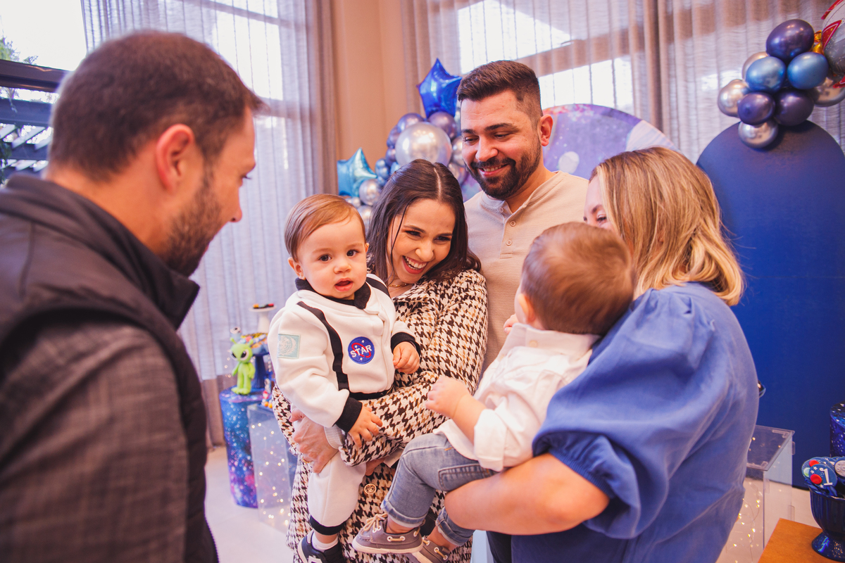 Fotografa familia curitiba - aniversario bebe 1 ano astronauta