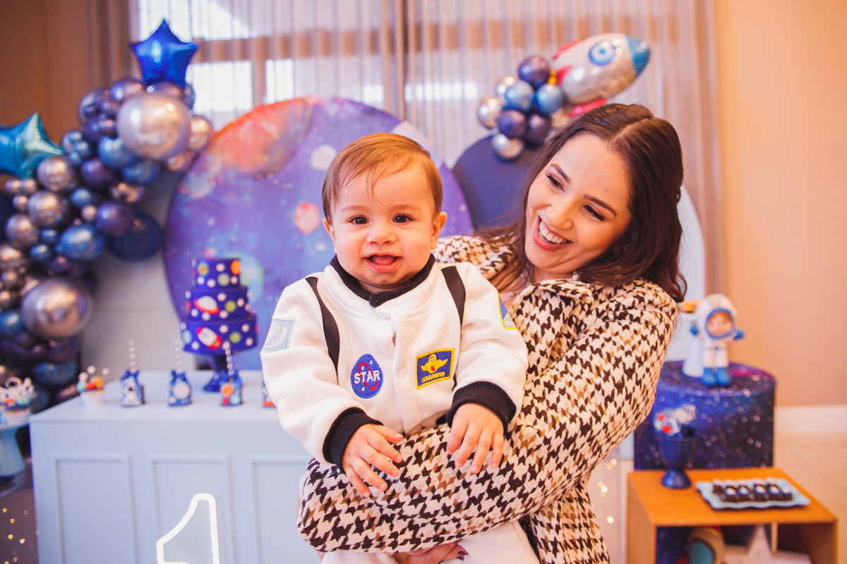 Fotografa familia curitiba - aniversario bebe 1 ano astronauta