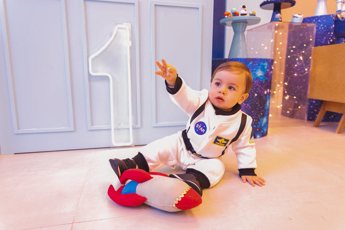 Fotografa familia curitiba - aniversario bebe 1 ano astronauta