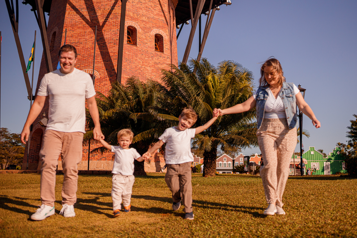 Fotografa familia curitiba - Holambra ensaio externo no girassol