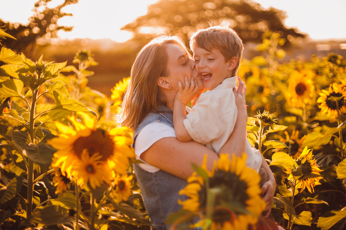 Fotografa familia curitiba - Holambra ensaio externo no girassol