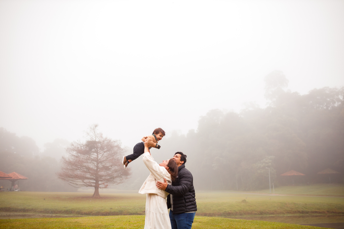 Fotografa familia Curitiba - ensaio externo parque tingui