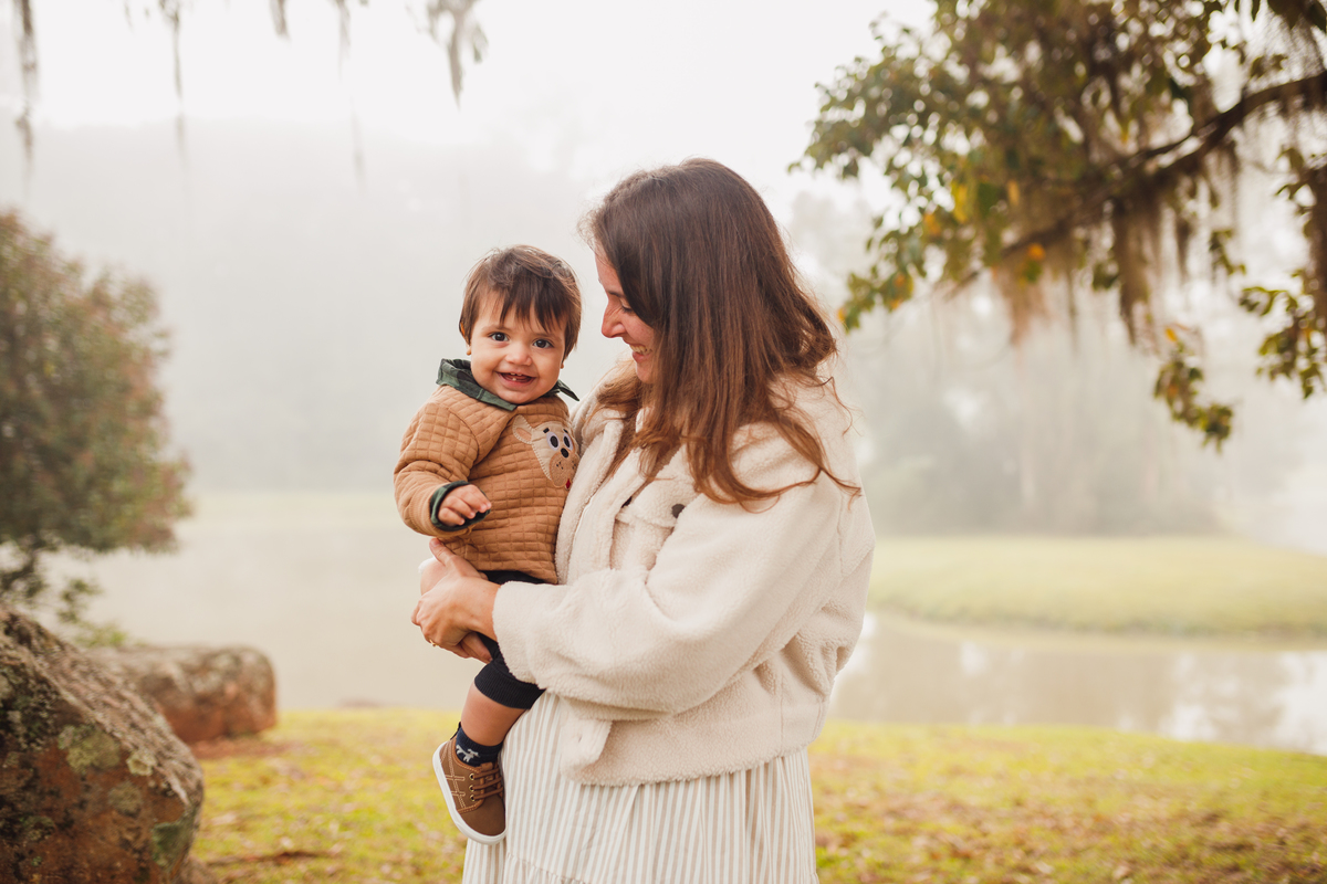 Fotografa familia Curitiba - ensaio externo parque tingui