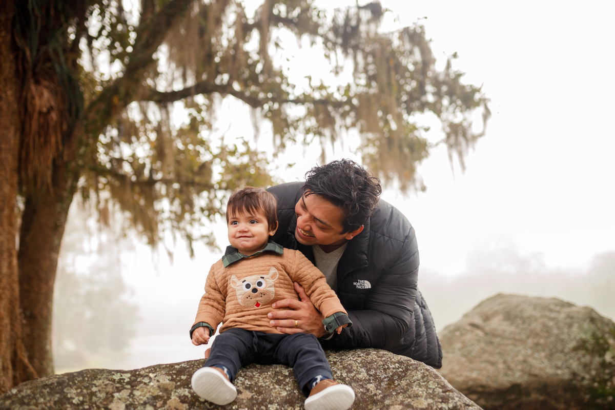 Fotografa familia Curitiba - ensaio externo parque tingui