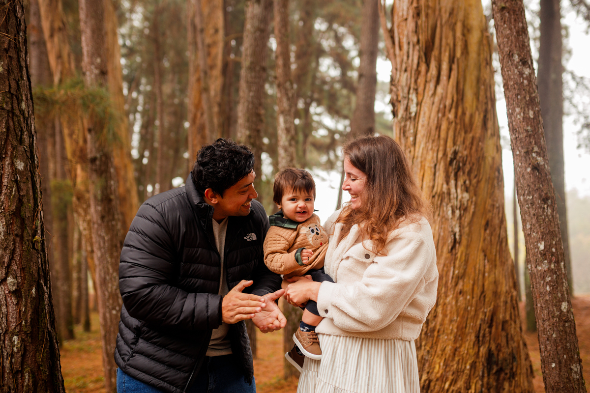 Fotografa familia Curitiba - ensaio externo parque tingui