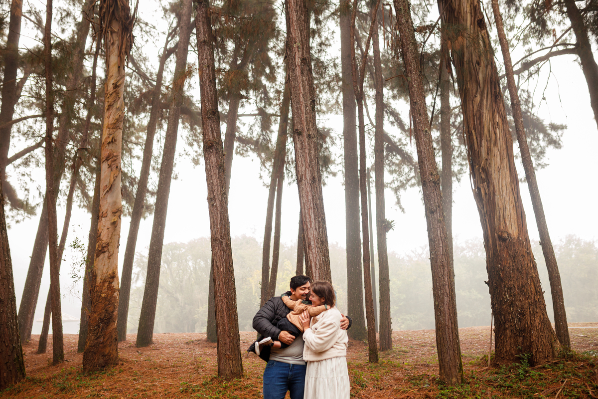 Fotografa familia Curitiba - ensaio externo parque tingui