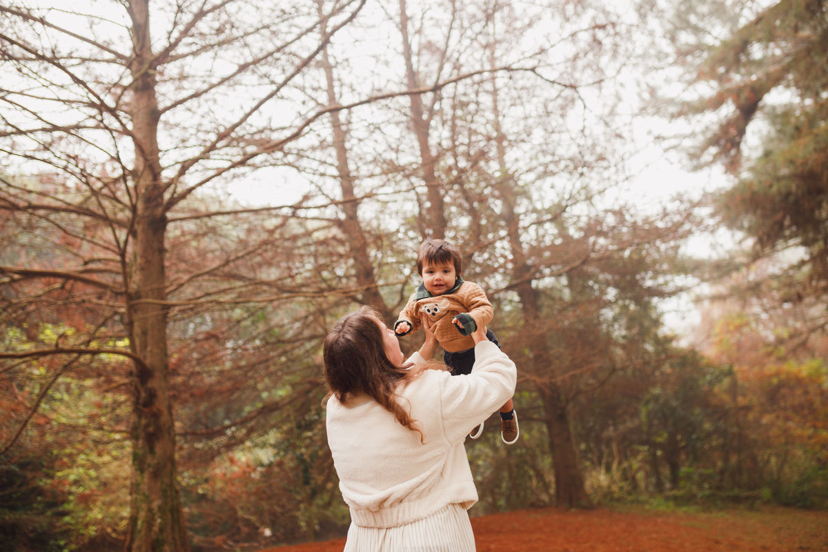 Fotografa familia Curitiba - ensaio externo parque tingui